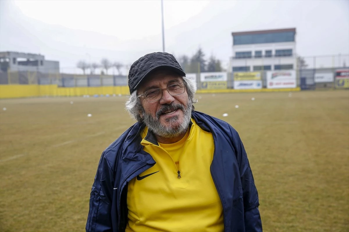 MKE Ankaragücü\'nün yeni teknik direktörü Akçay: "Şikayet etme şansımız yok"