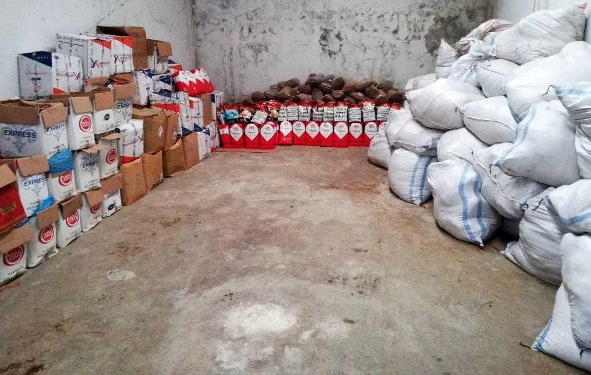 Mustafakemalpaşa\'da kaçak tütün ürünleri satışı yapan iş yerlerine baskın