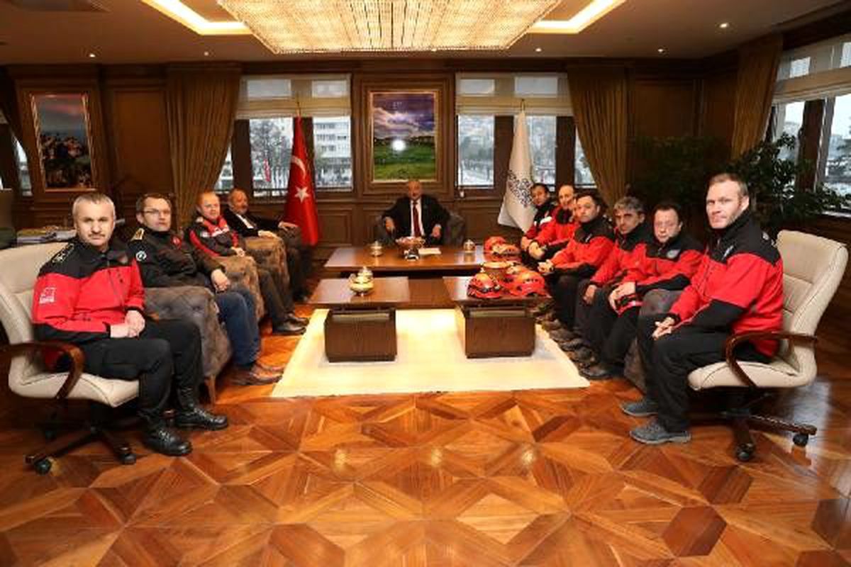 Nüsra\'nın kurtarılmasında görev alan itfaiyeci o anları gözyaşlarıyla anlattı