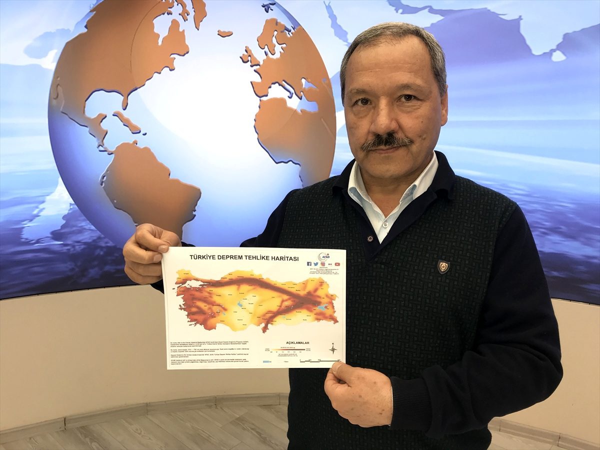 Prof. Dr. Özdemir: "Köylerin boşalmış olması depremde kaybın daha fazla olmamasında etkili oldu"