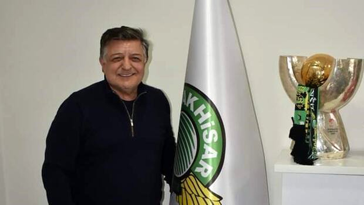 Son dakika! Akhisarspor, Yılmaz Vural ile anlaştı!