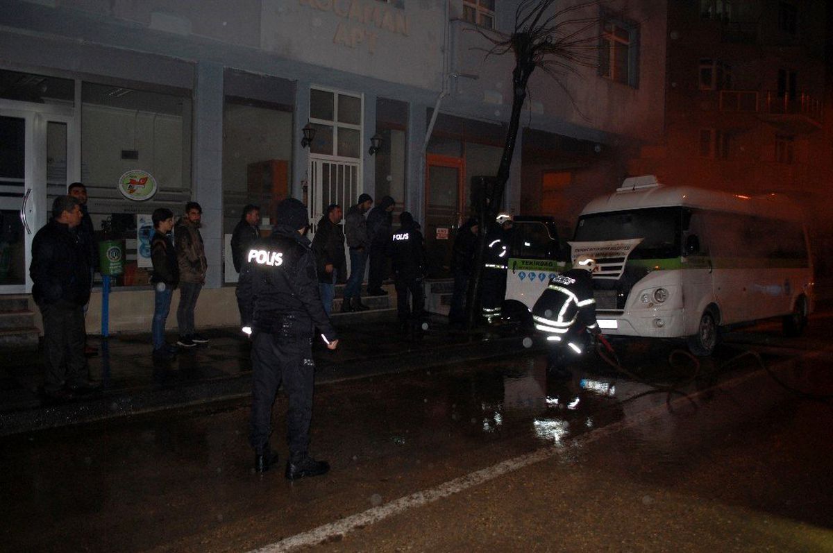 Tekirdağ\'da yolcu minibüsü alev alev yandı