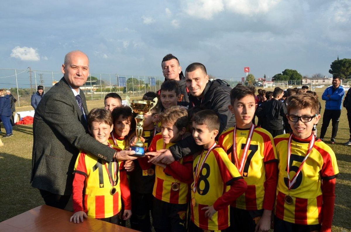 U10\'da Şampiyon Göztepe
