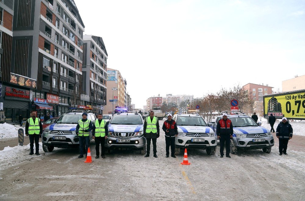 Van Büyükşehir Belediyesinin \'Yıldırım Ekibi\' görev başında