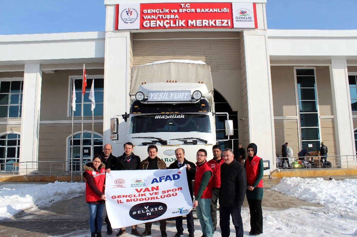 Van Gençlik ve Spor İl Müdürlüğünden Elazığ\'a yardım