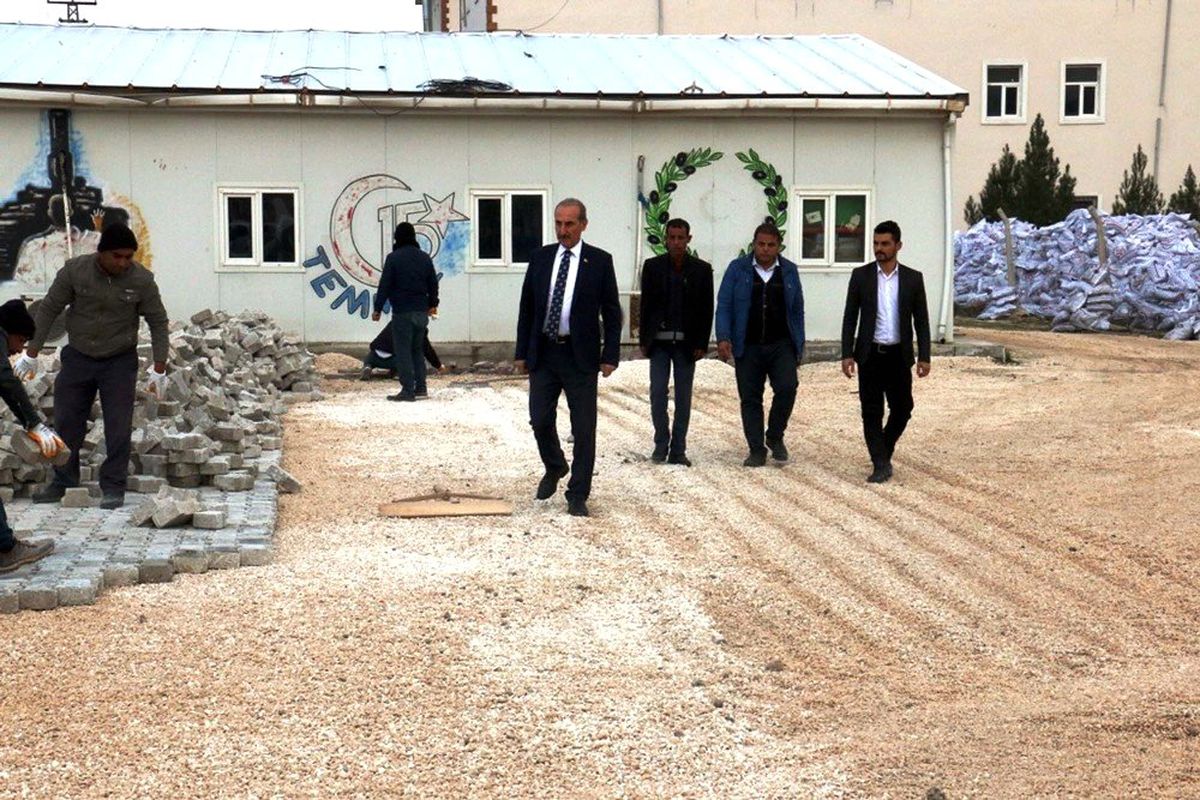 Yalçınkaya ilçede süren çalışmaları yerinde denetledi