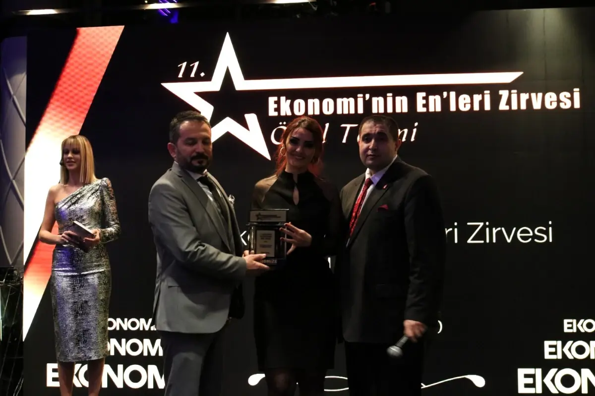 11. Ekonomi\'nin Enleri Zirvesi Ödülleri sahiplerini buldu