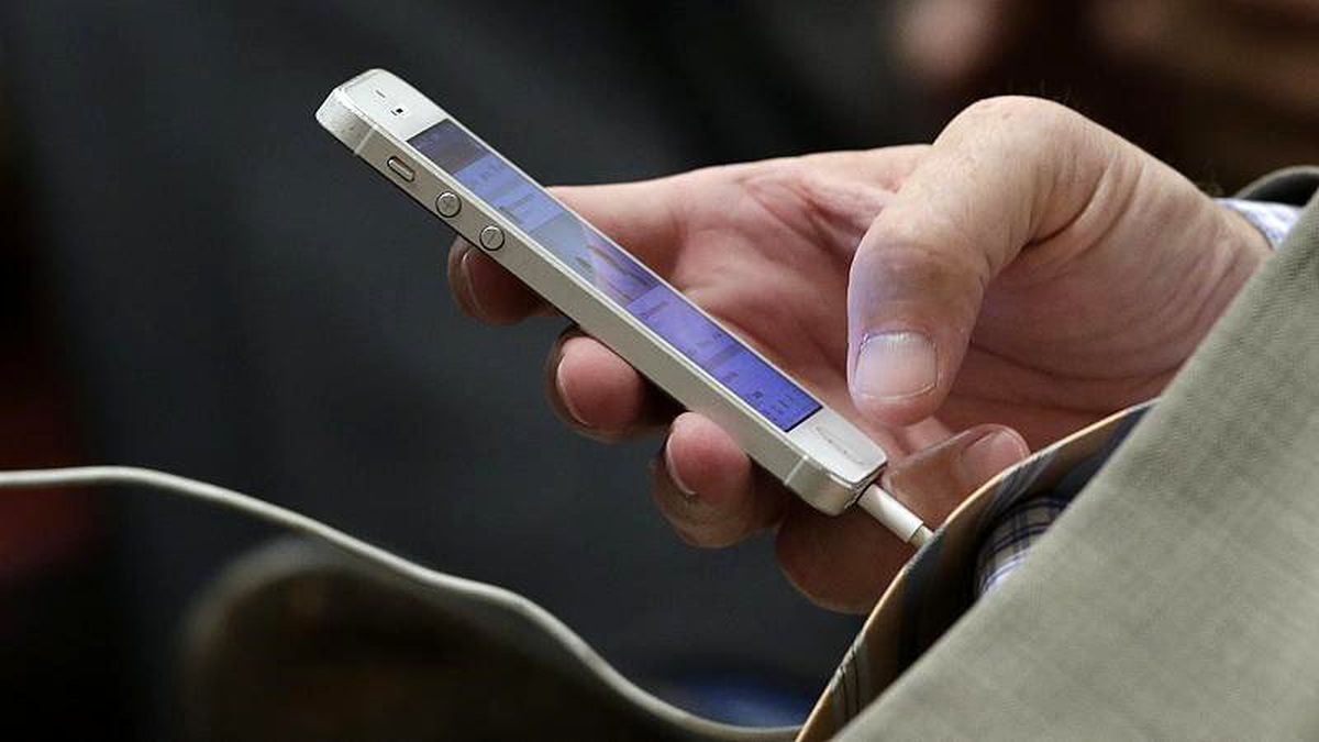 AP\'den mobil cihazlar için tek tip şarj girişi çağrısı