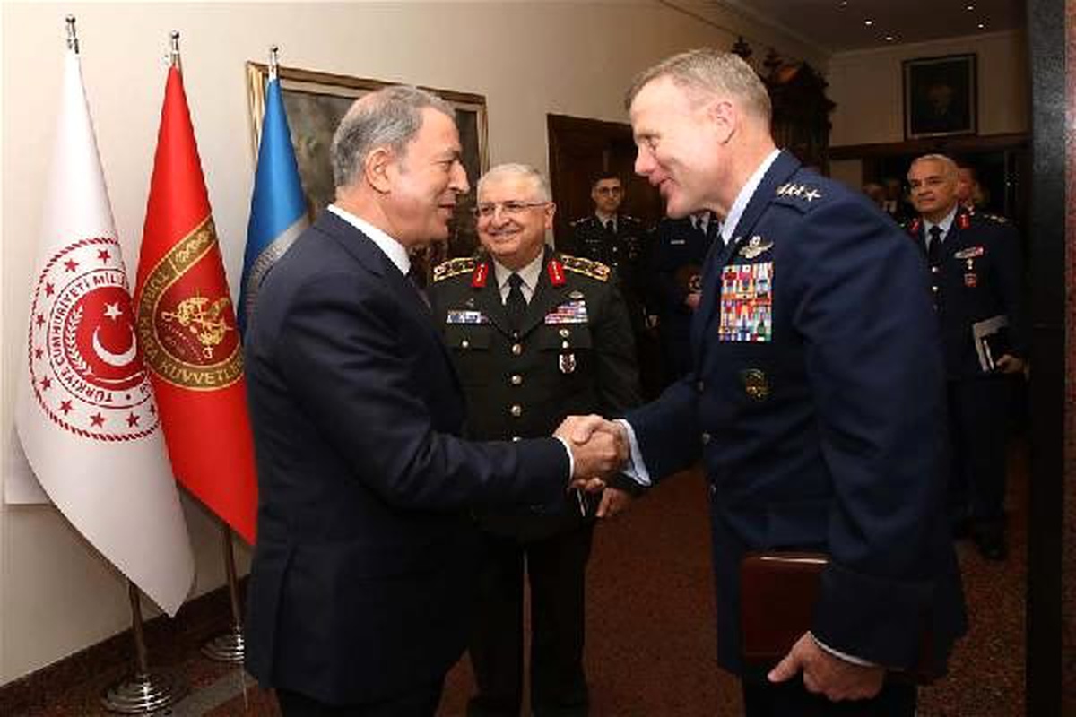Bakan Akar, NATO Avrupa Müttefik Kuvvetler Komutanını kabul etti