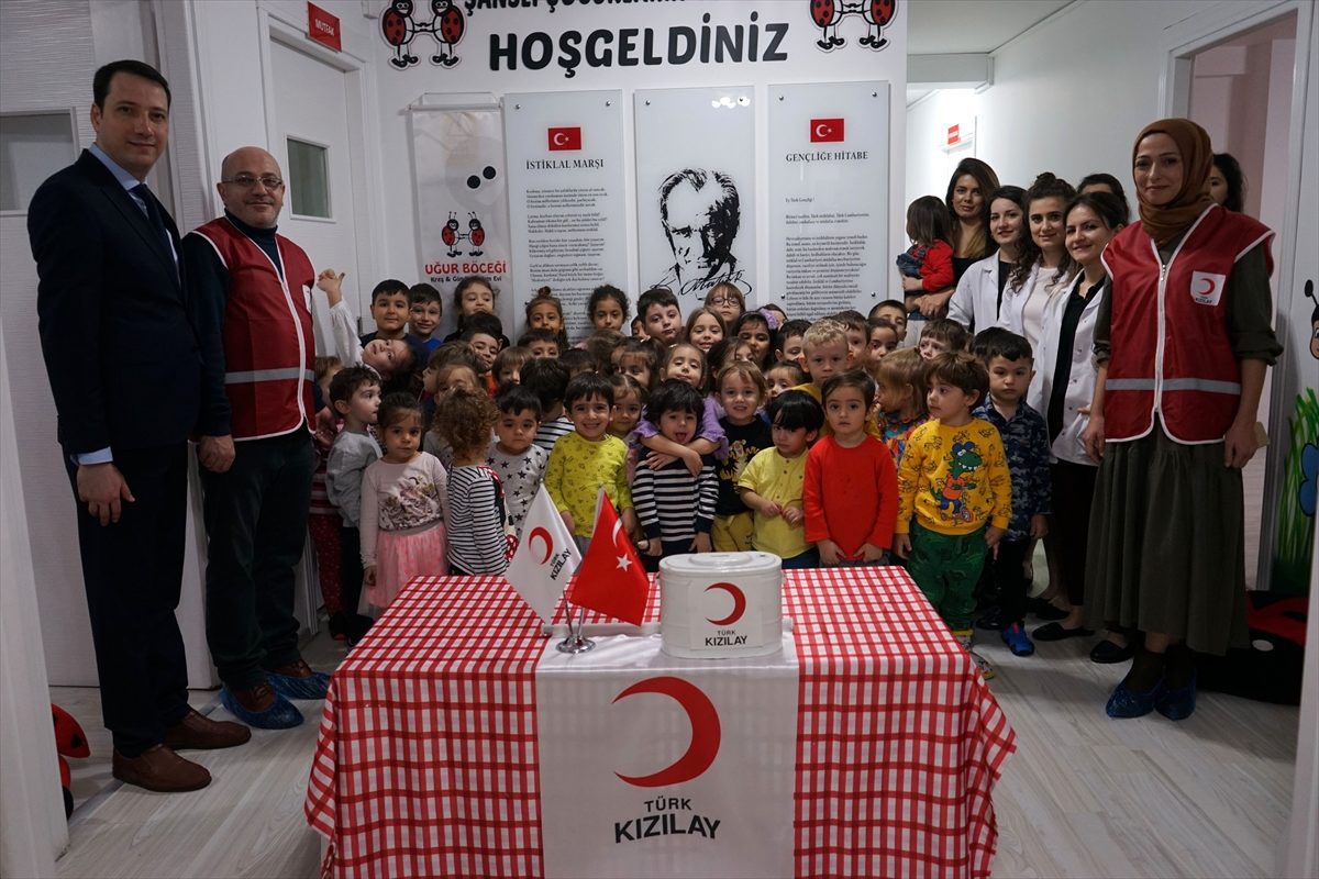 Balıkesir\'de kreş öğrencileri harçlıklarını Elazığ\'daki depremzede çocuklar için bağışladı