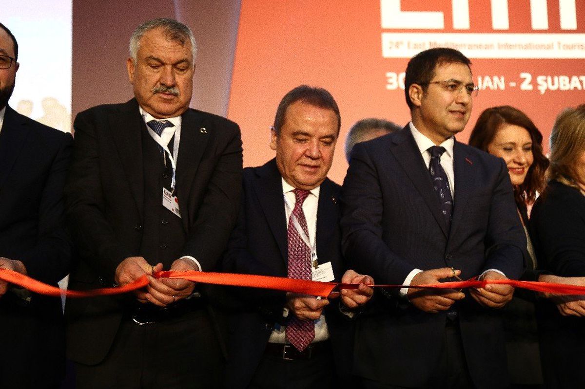 Başkan Böcek EMITT Fuarı\'nda: "Rotaları Antalya\'ya çevireceğiz"