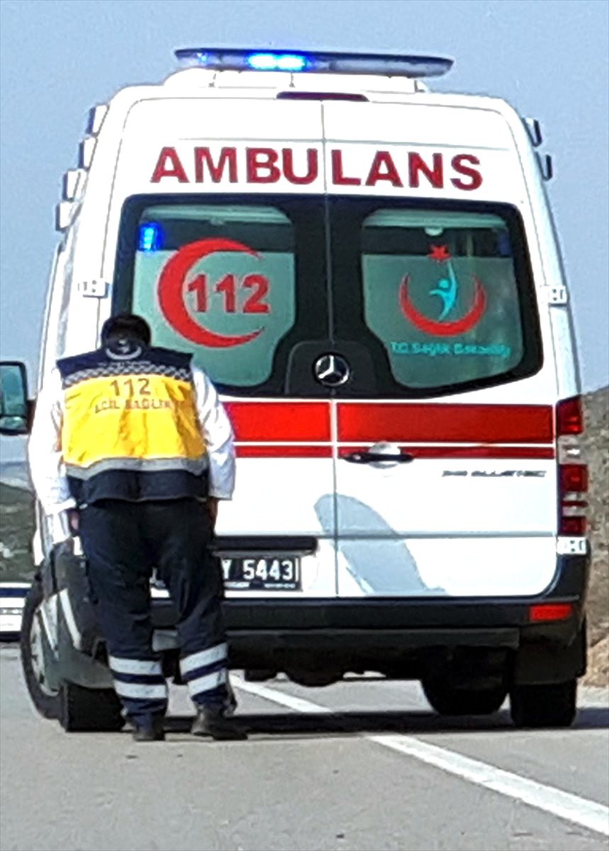 Beypazarı\'nda duvara çarpan otomobilin sürücüsü yaralandı