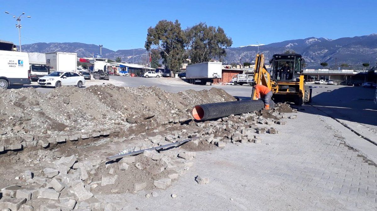 Demre Toptancı Hali\'nin yağmur suyu sorunu çözüldü