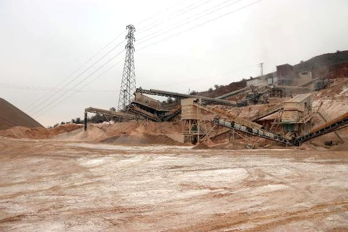 Deprem bölgesinde inşaatlar durduruldu