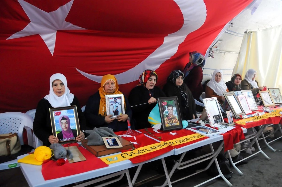 "Diyarbakır anneleri" 150 gündür evlatları için nöbette