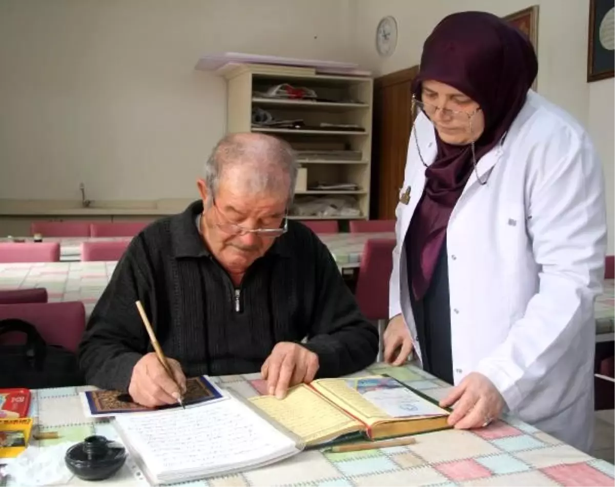 Emekli torna ustası, 5 yılda 21 kurstan sertifika aldı