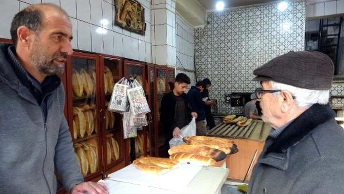 Erciş\'te ekmek fırınında \'askıda gazete\' uygulaması