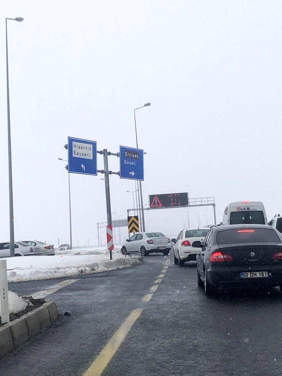 Erciyes Kayak Merkezi\'nin yolu tipi nedeniyle ulaşıma kapatıldı