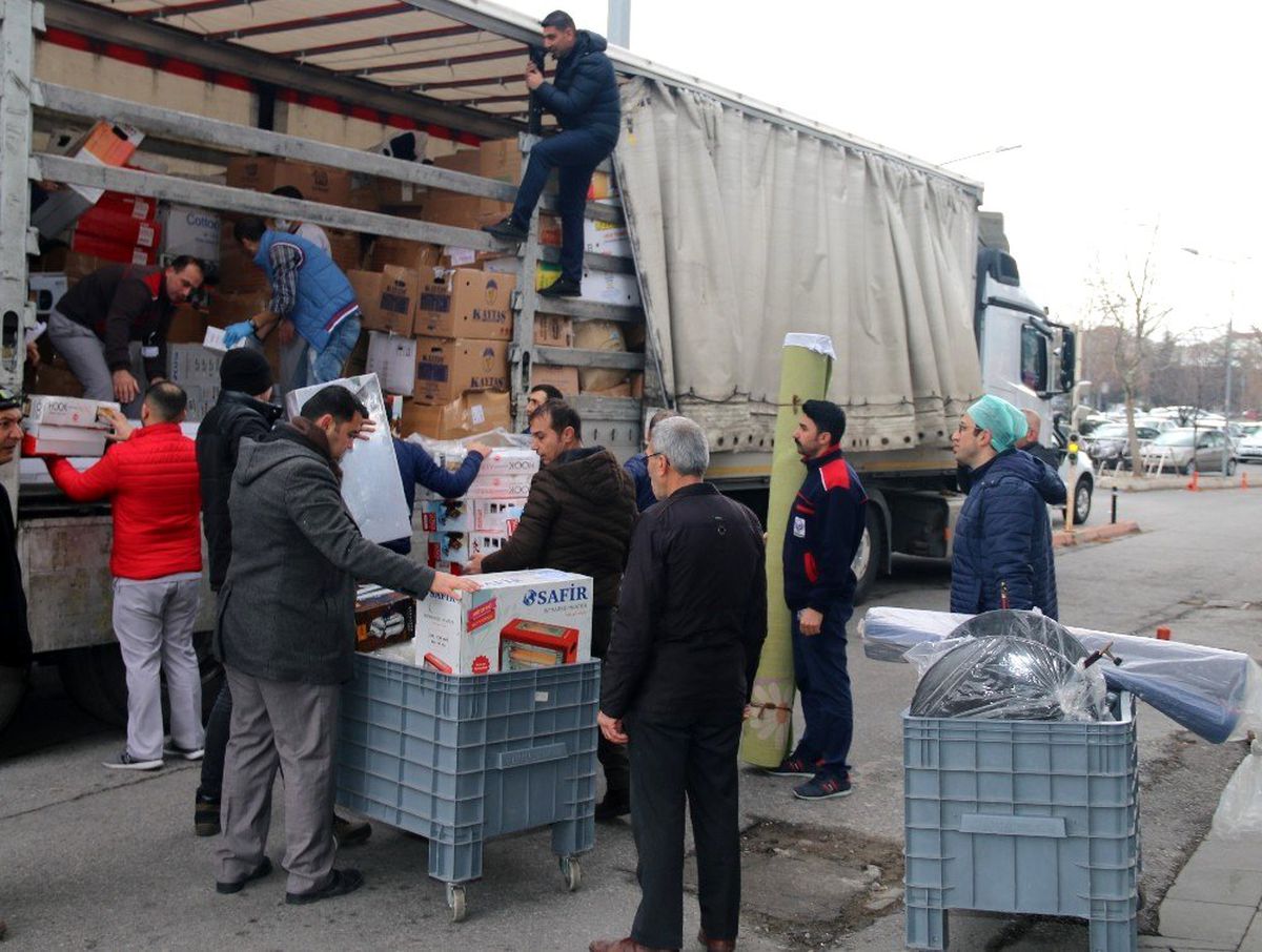 ERÜ\'den Elazığ\'a yardım eli