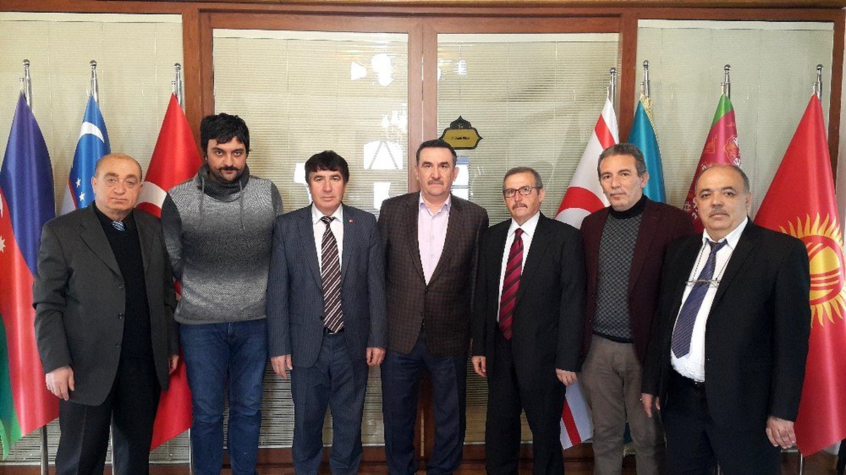 Eskişehir Kızılelma Turan Derneği\'nden Türk Dünyası Vakfı\'na ziyaret