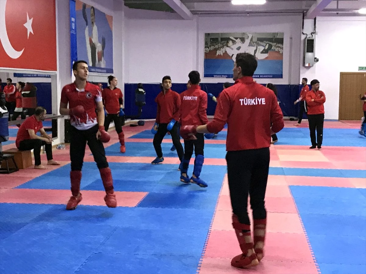 Genç karateciler Avrupa Şampiyonası\'na hazırlanıyor