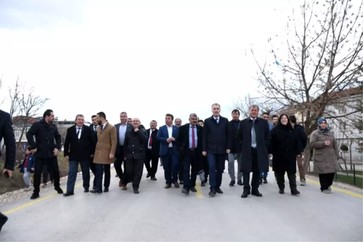 İnegöl’ün beton yolu hizmete açıldı