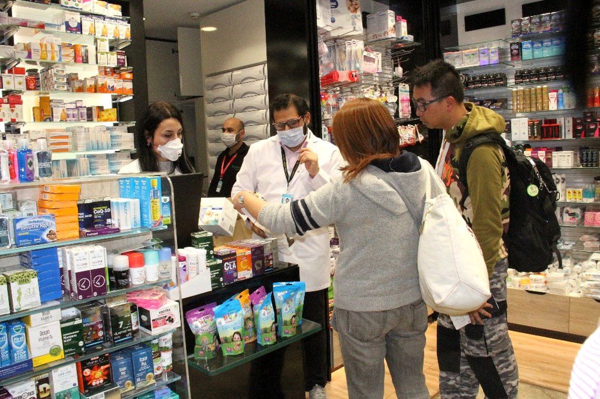 İstanbul Havalimanı\'nda iki haftada 10 binin üzerinde maske satıldı
