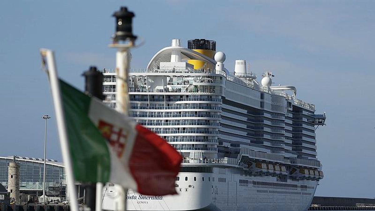 İtalya\'da 6 bin kişilik cruise gemisi koronavirüs şüphesiyle durduruldu