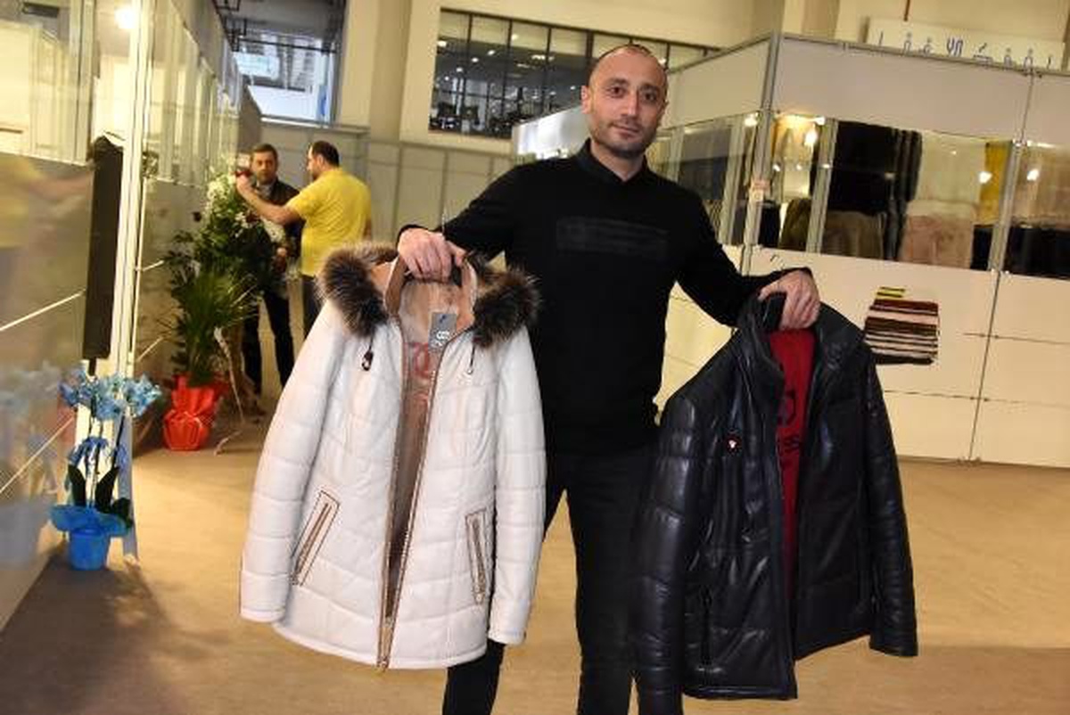 İzmirli deri firması ısıtılan mont tasarladı
