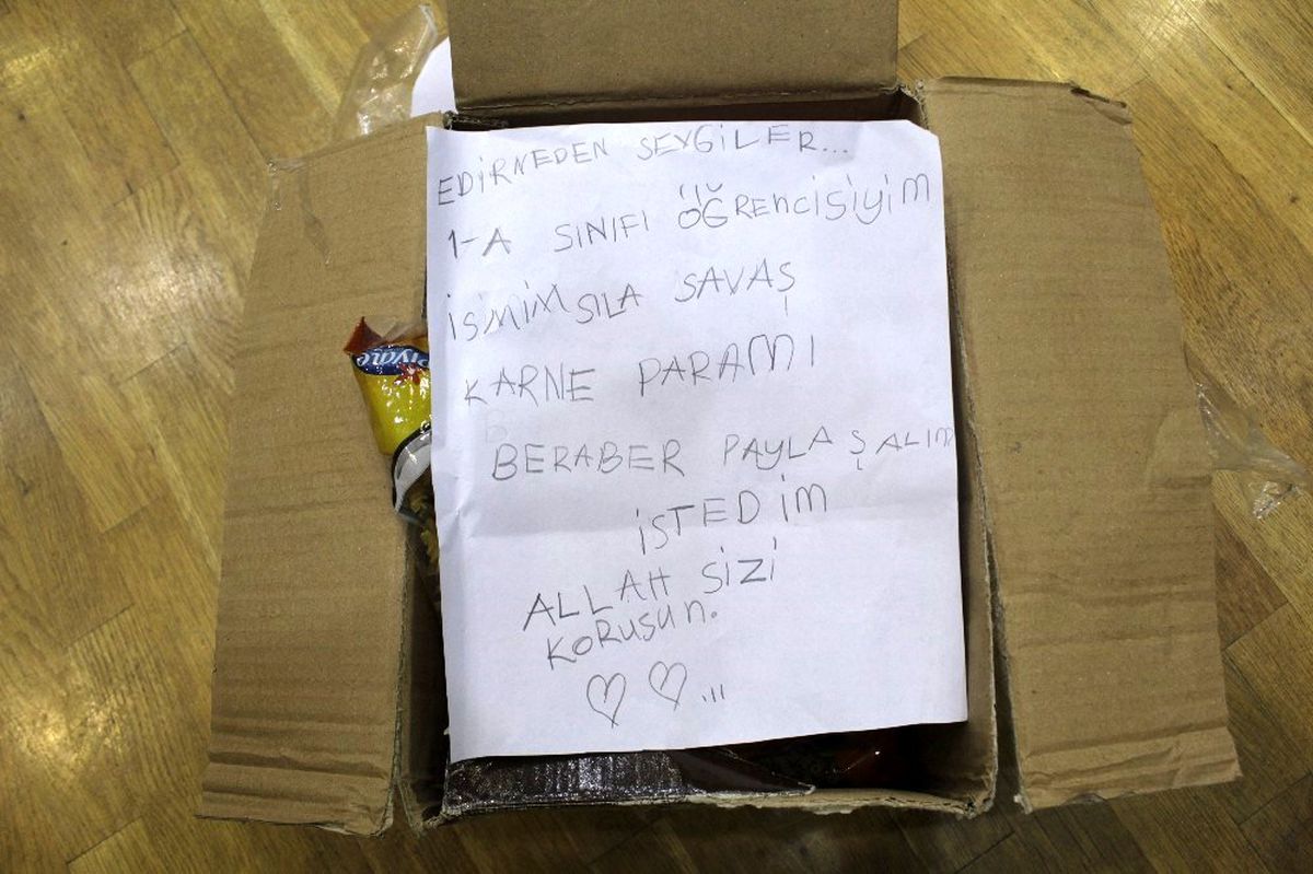 Karne harçlığını Elazığ\'a gönderdi