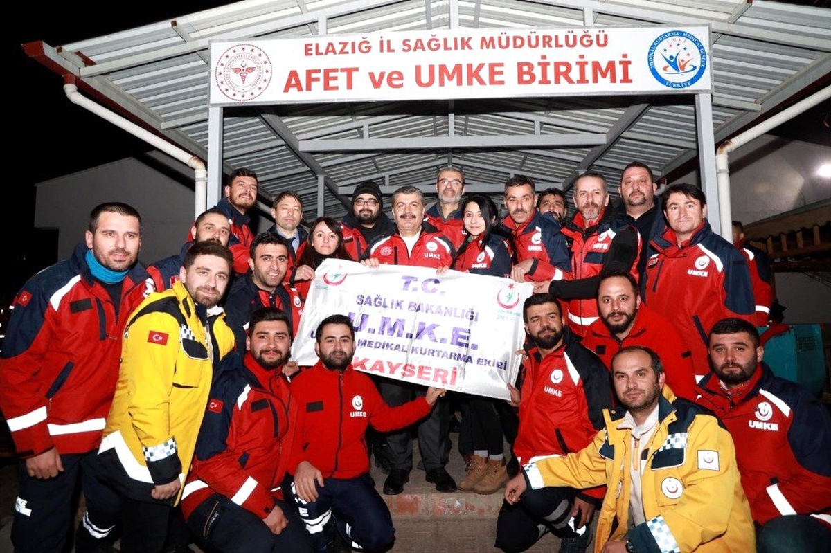 Kayseri Sağlık Ekibi Deprem Bölgesinde Canlara Dokunmayı Başardı