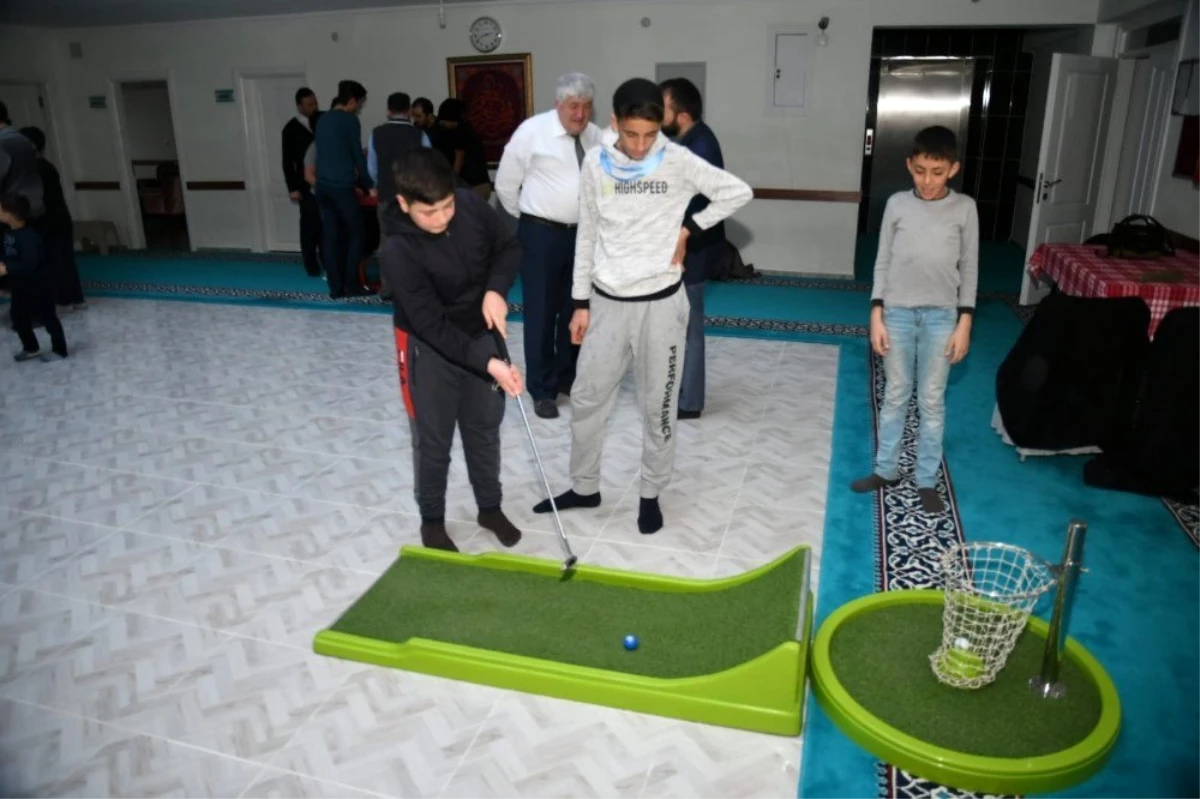 Kur\'an kursunda öğrenciler için kriket ve golf etkinlikleri