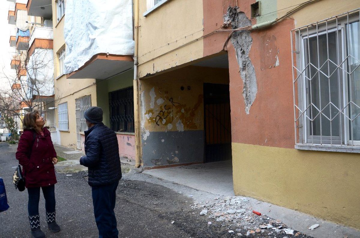 Malatya\'da yıkılma riski olan binalar boşaltılıyor