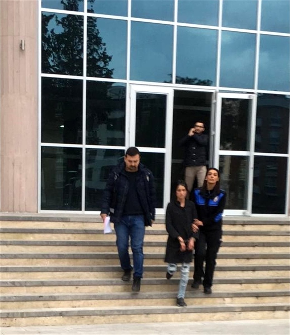 Osmaniye\'de aranan kadın hırsız sahte kimlikle Kahramanmaraş\'ta yakalandı