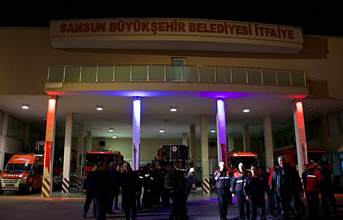 Samsun İtfaiyesi Elazığ\'da kurulan çadır kentler için ekip gönderdi