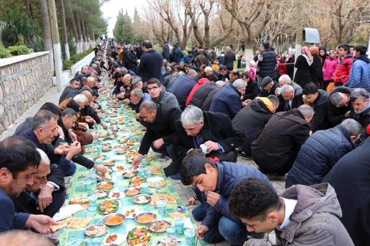 Şeyh Bağdu\'yu anma etkinliğinde binlerce kişi yer sofrasında buluştu