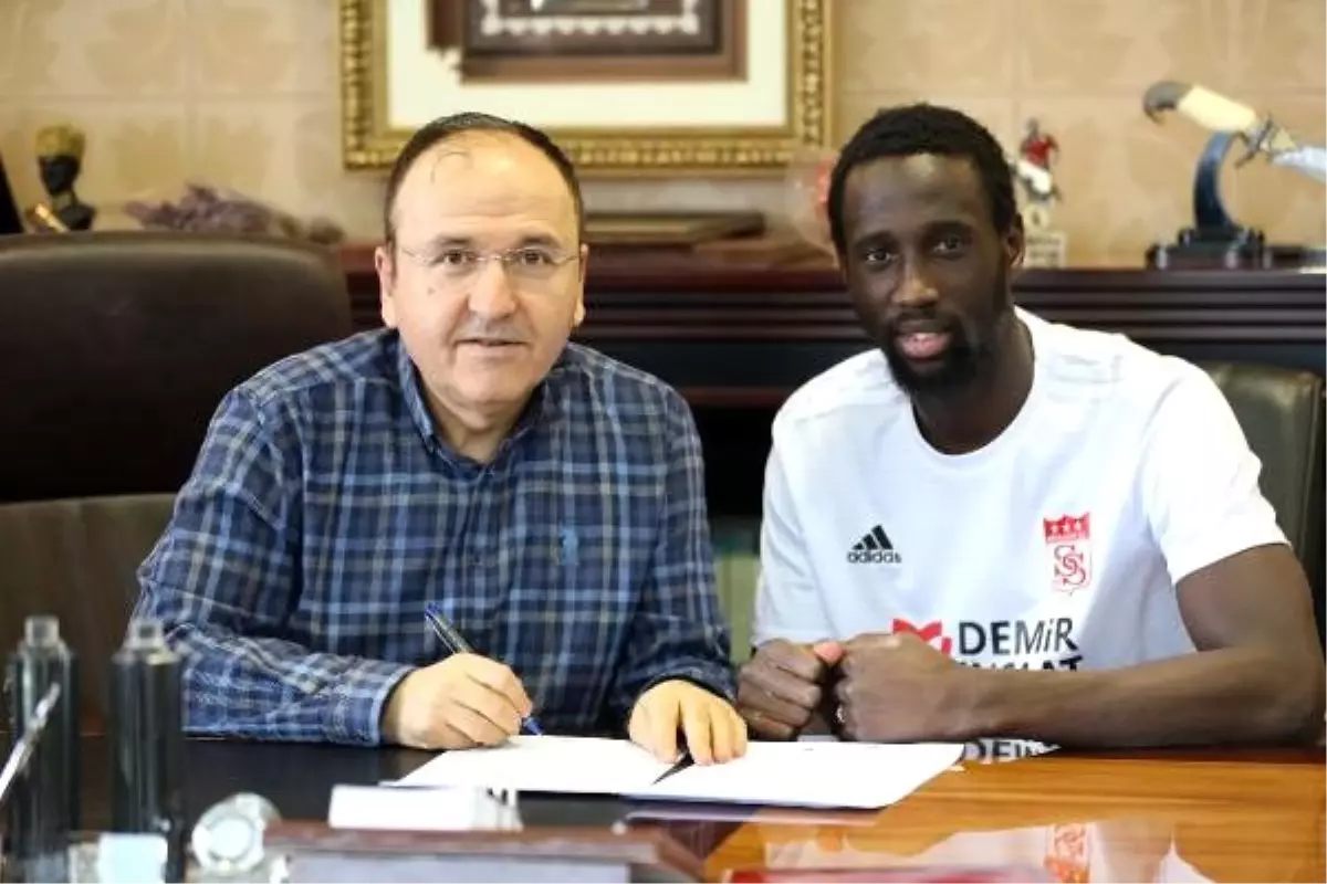 Sivasspor, Samba Camara ile anlaştı (2)