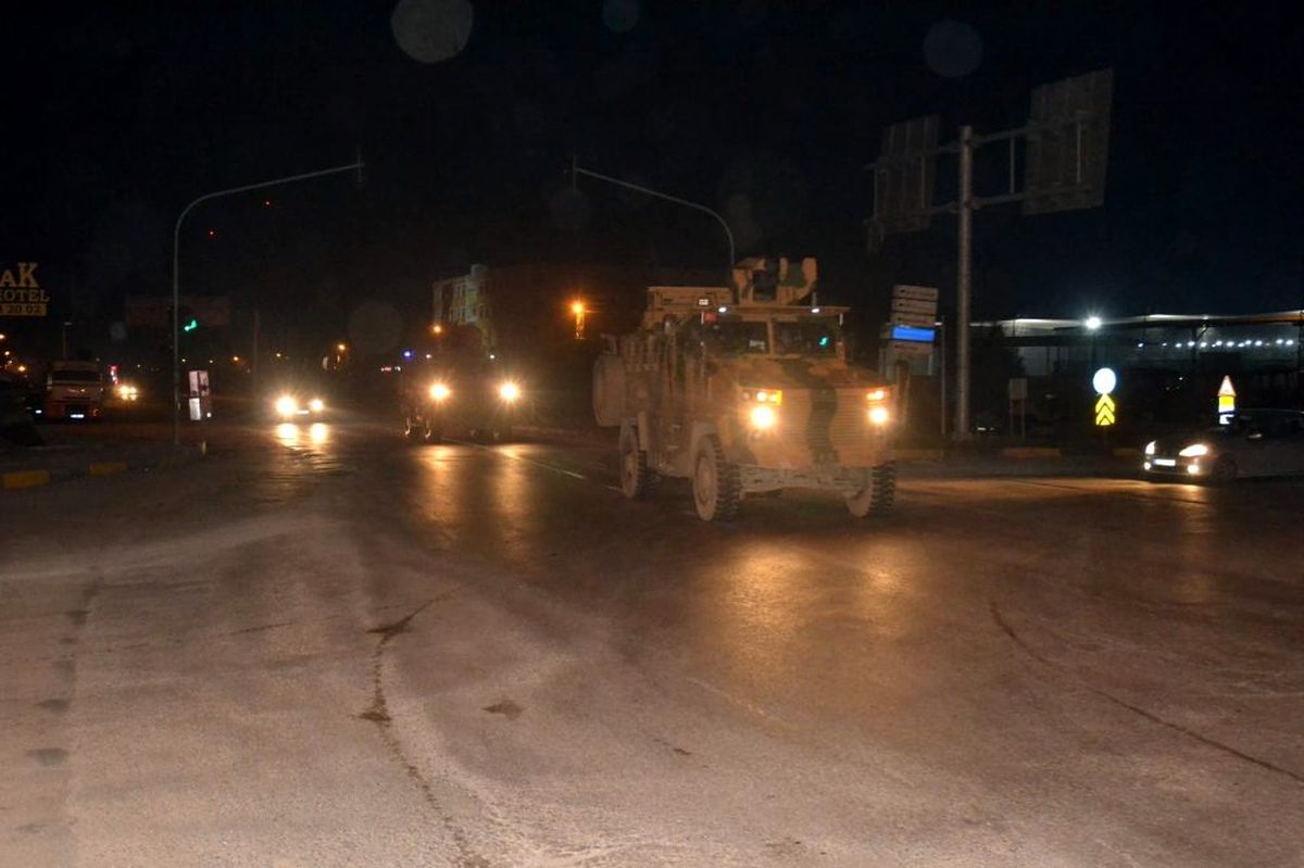 Suriye\'ye mühimmat ve askeri araç takviyesi