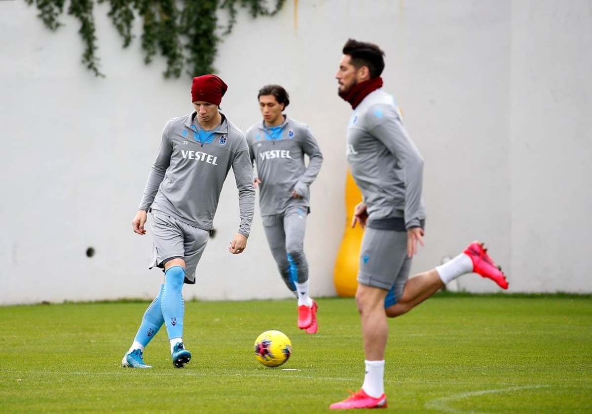 Trabzonspor, Fenerbahçe maçı hazırlıklarına bir günlük iznin ardından başladı