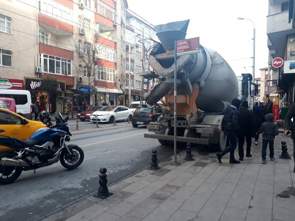 Tramvay yolunda feci kaza kamerada