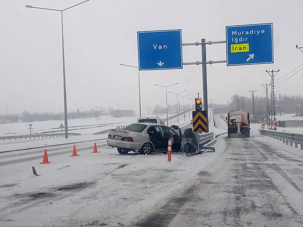 Van\'da trafik kazası: 4 yaralı