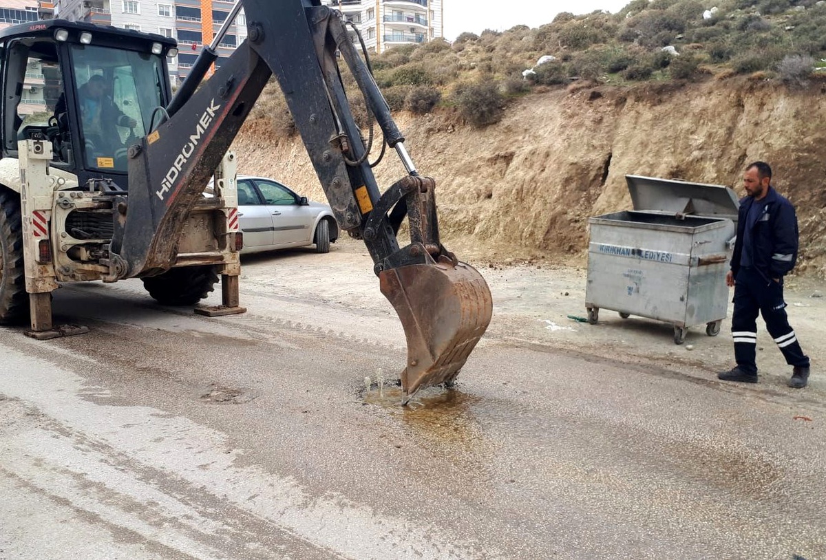 Yapılan temizlik çalışması ile çevre kirliliği önleniyor