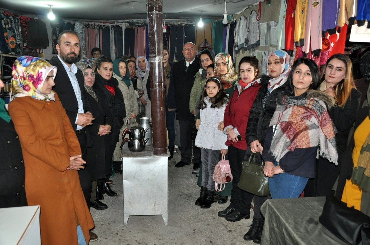 Yüksekova\'da \'Ustalar Kursiyerler ile Buluşuyor\' etkinliği