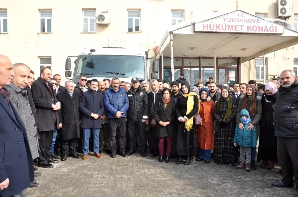 Yüksekova\'dan deprem bölgesine yardım eli