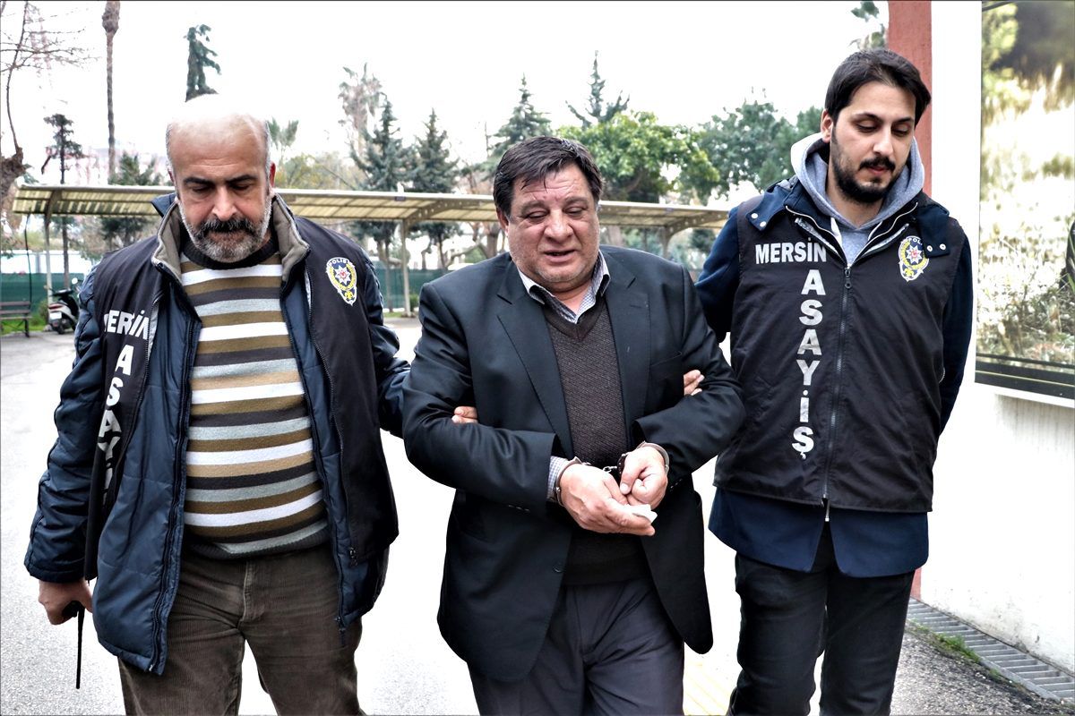 Adliyeye sevk edilirken "profesyonelim" diyen dolandırıcılık şüphelisi serbest bırakıldı