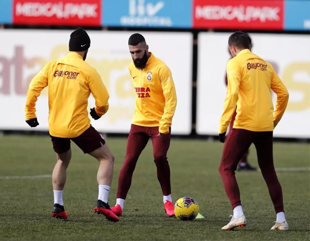 Ahmet Çalık ve Henry Onyekuru takımla çalıştı