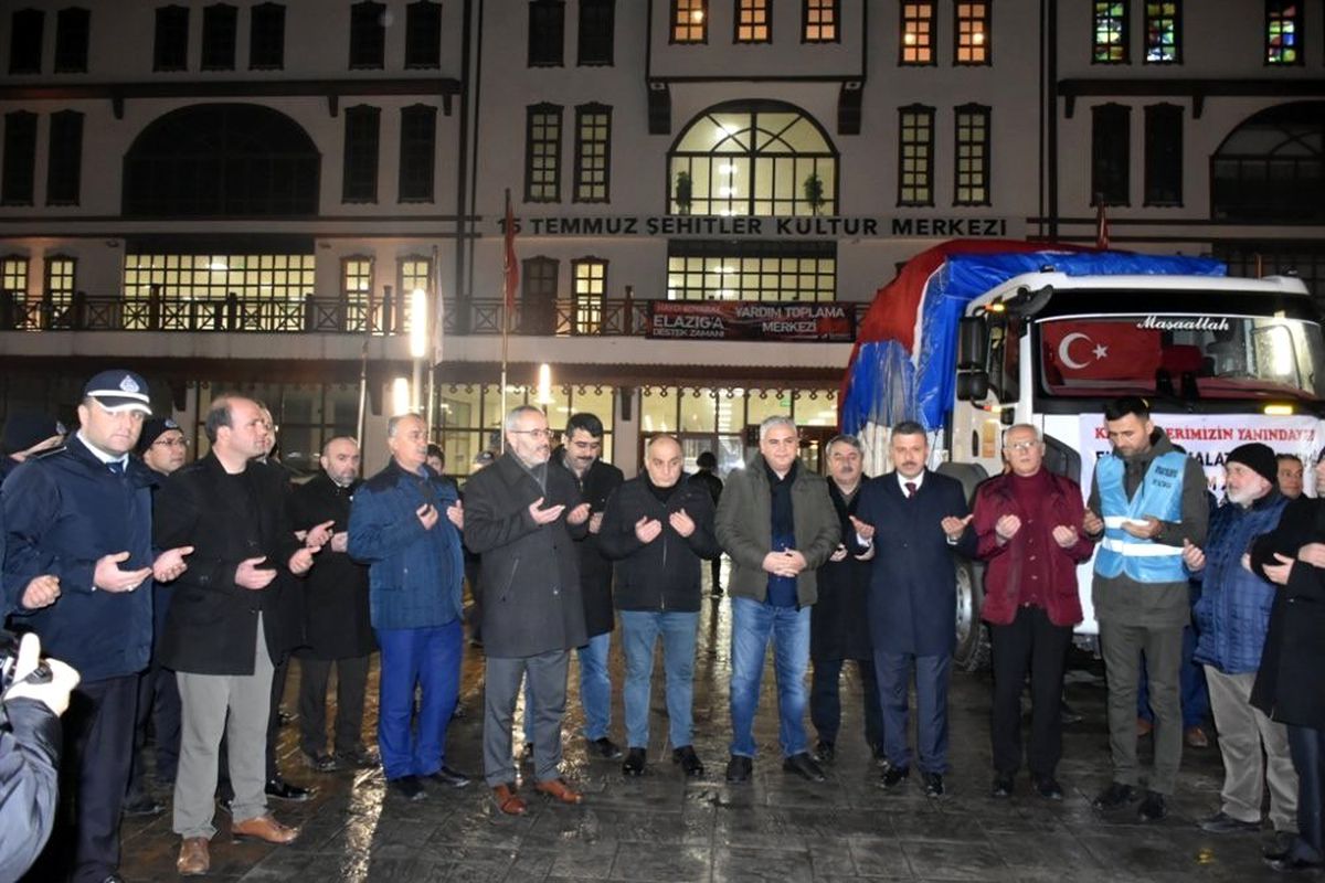 Boyabat\'tan depremzedelere yardım eli