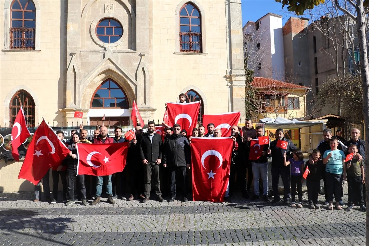 Çanakkale\'de Türk bayrağını yırtan Yunan milletvekiline tepki