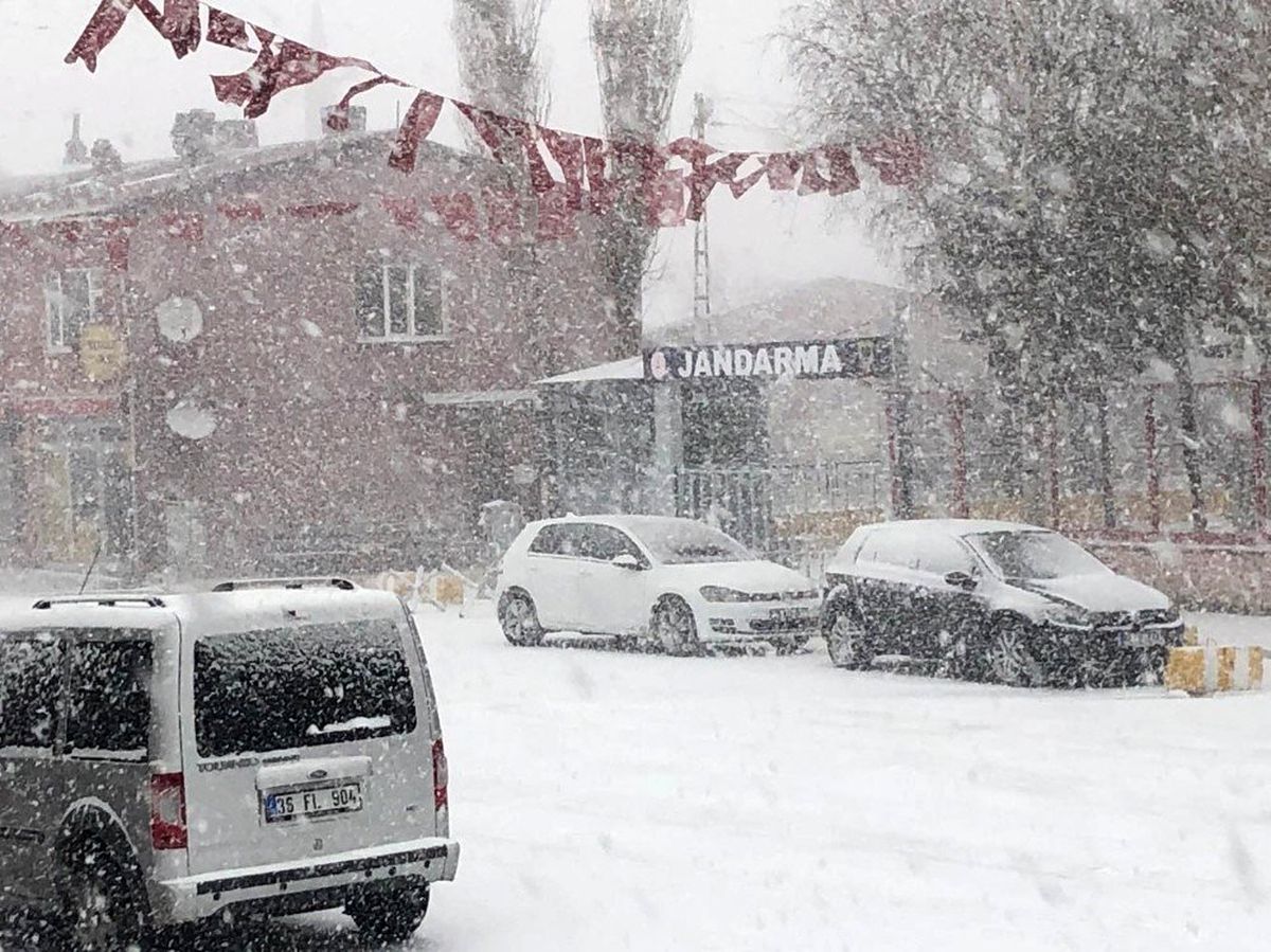 Çıldır, kar ve tipiye teslim