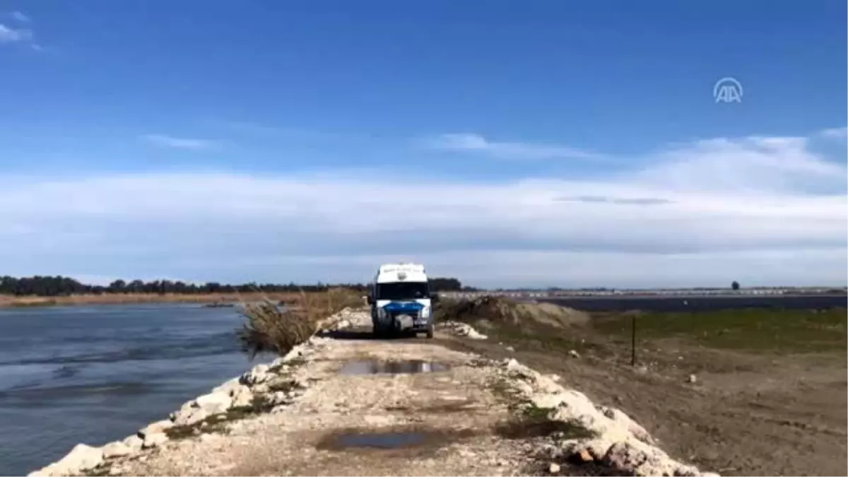 Denizde kaybolan bekçiyi arama çalışmalarına rüzgar engeli (2)